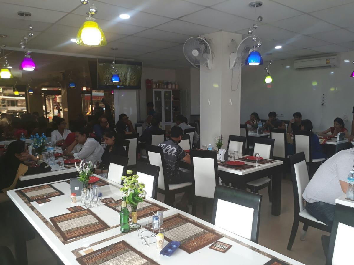 Hari Om Delhi Darbar Hotel Pattaya Exterior foto